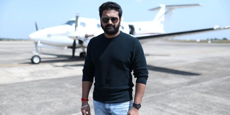`ಕಾಂತಾರ’ ಕಣದಲ್ಲಿ ವರ್ಷದ ಸಂಭ್ರಮ! ಡಿವೈನ್‍ಸ್ಟಾರ್ ಗೆ 1000 ಕೋಟಿ ಪ್ಲಸ್ ಪ್ರೈವೆಟ್ ಜೆಟ್ ಬೇಡಿಕೆಯಿಟ್ಟ ಫ್ಯಾನ್ಸ್ !