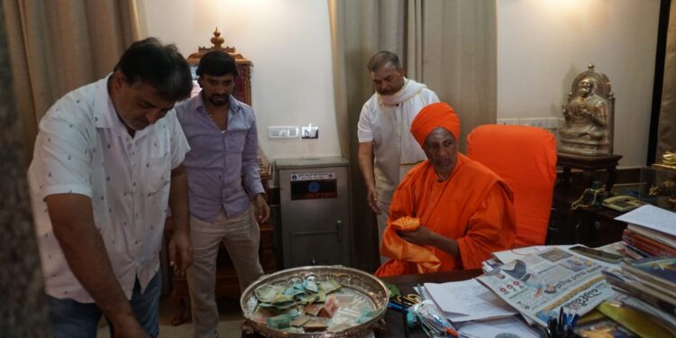 ಶ್ರೀ ಸಿದ್ಧಗಂಗಾ ಮಹಾಸ್ವಾಮೀಜಿಗಳಿಂದ ‘ಓಂ ನಮಃ ಶಿವಾಯ’ ಹಾಡು ಬಿಡುಗಡೆ
