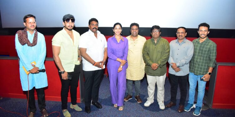 ಮೈಸೂರು ದಸರಾದಲ್ಲಿ ‘F0R REGN’ ಚಿತ್ರದ ಪೋಸ್ಟರ್ -ಹಾಡು ಬಿಡುಗಡೆ!