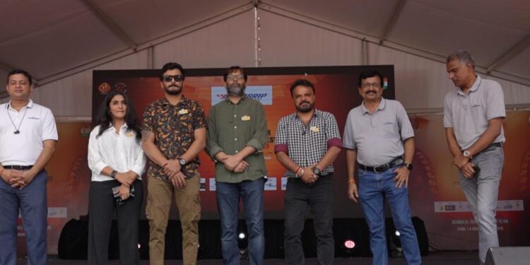 ನೂರಾರು ಬೈಕರ್ಸ್ ಮುಂದೆ ‘ಅರ್ಧಂಬರ್ಧ ಪ್ರೇಮಕಥೆ’ ಪ್ರಚಾರ!