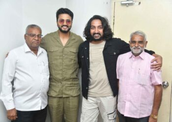 ’ಯೂಸ್ ಲೆಸ್ ಫೆಲೋ’ ಸಿನಿಮಾದ ಟ್ರೇಲರ್ ರಿಲೀಸ್..ಡಿ.15ಕ್ಕೆ ತೆರೆಗೆ ಬರಲಿದೆ ‘ಮೋಜೋ’ ಹೀರೋ ಮನು ಹೊಸ ಕನಸು