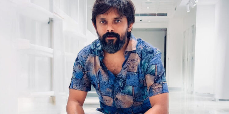 ಸತ್ಯಪ್ರಕಾಶ್ ನಿರ್ದೇಶಿಸಿ- ನಟಿಸಿ- ನಿರ್ಮಿಸುತ್ತಿರುವ “X&Y” ಸಿನಿಮಾಗೆ ಚಾಲನೆ !