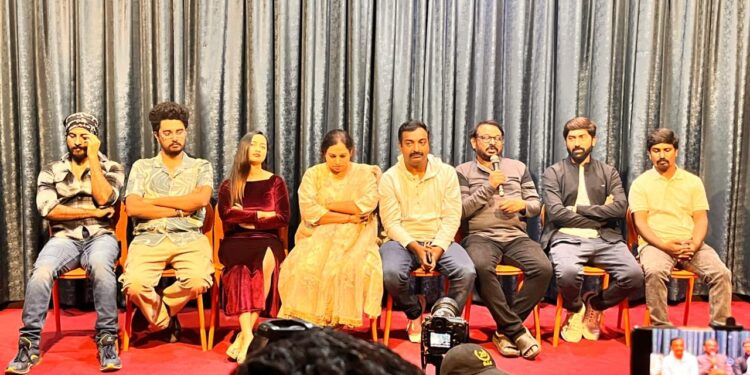 ‘ದಿ ಡಾರ್ಕ್ ಬೆಬ್’ ಟೀಸರ್ ಔಟ್…ಆನ್ಲೈನ್ ಲೋಕದ ಕರಾಳ ಮುಖ ಬಿಚ್ಚಿಟ್ಟ ಪತ್ರಕರ್ತರು!