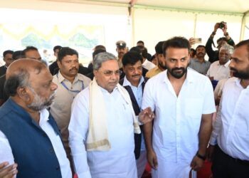 ನಂಗೆ ರಾಜಕಾರಣ ಗೊತ್ತಿಲ್ಲ, ನಾನೊಬ್ಬ ಕಾಮನ್ ಮ್ಯಾನ್‌… ಕಾಮನ್‌ ಮ್ಯಾನ್‌ ಆಗಿರಲು ಇಷ್ಟಪಡ್ತೀನಿ ಎಂದ್ರು ಡಾಲಿ!