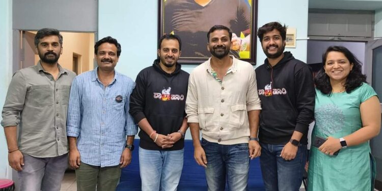 ರಂಗಾಯಣ ರಘು `ಶಾಖಾಹಾರಿ’ ಸಿನಿಮಾಗೆ ನಟರಾಕ್ಷಸ ಡಾಲಿ ಧನಂಜಯ್‌ ಸಾಥ್‌!