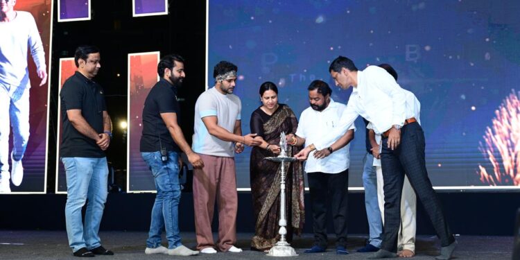 Appu Cup: ‘ಅಪ್ಪು ಕಪ್ ಸೀಸನ್ 2’ಗೆ ಚಾಲನೆ – ಟ್ರೋಫಿ ಅನಾವರಣ ಮಾಡಿದ ಅಶ್ವಿನಿ ಪುನೀತ್ ರಾಜಕುಮಾರ್,  ಶ್ರೀಮುರಳಿ
