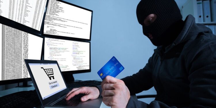 fake credit debit cards mafia: ಕ್ರೆಡಿಟ್ ಡೆಬಿಟ್ ಕಾರ್ಡುಗಳಿಗೆ ಕನ್ನ!