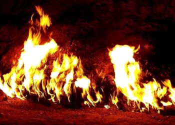 yanardag burning hill: ವರ್ಷ ಪೂರ್ತಿ ಧಗಧಗಿಸುತ್ತೆ ನೈಸರ್ಗಿಕ ಬೆಂಕಿ!
