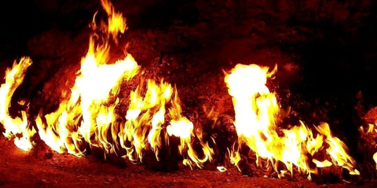 yanardag burning hill: ವರ್ಷ ಪೂರ್ತಿ ಧಗಧಗಿಸುತ್ತೆ ನೈಸರ್ಗಿಕ ಬೆಂಕಿ!